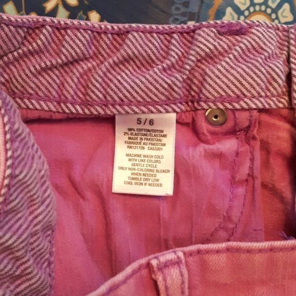 Size 5 cut off rip shorts By Aeropostale - Picture 9 of 13